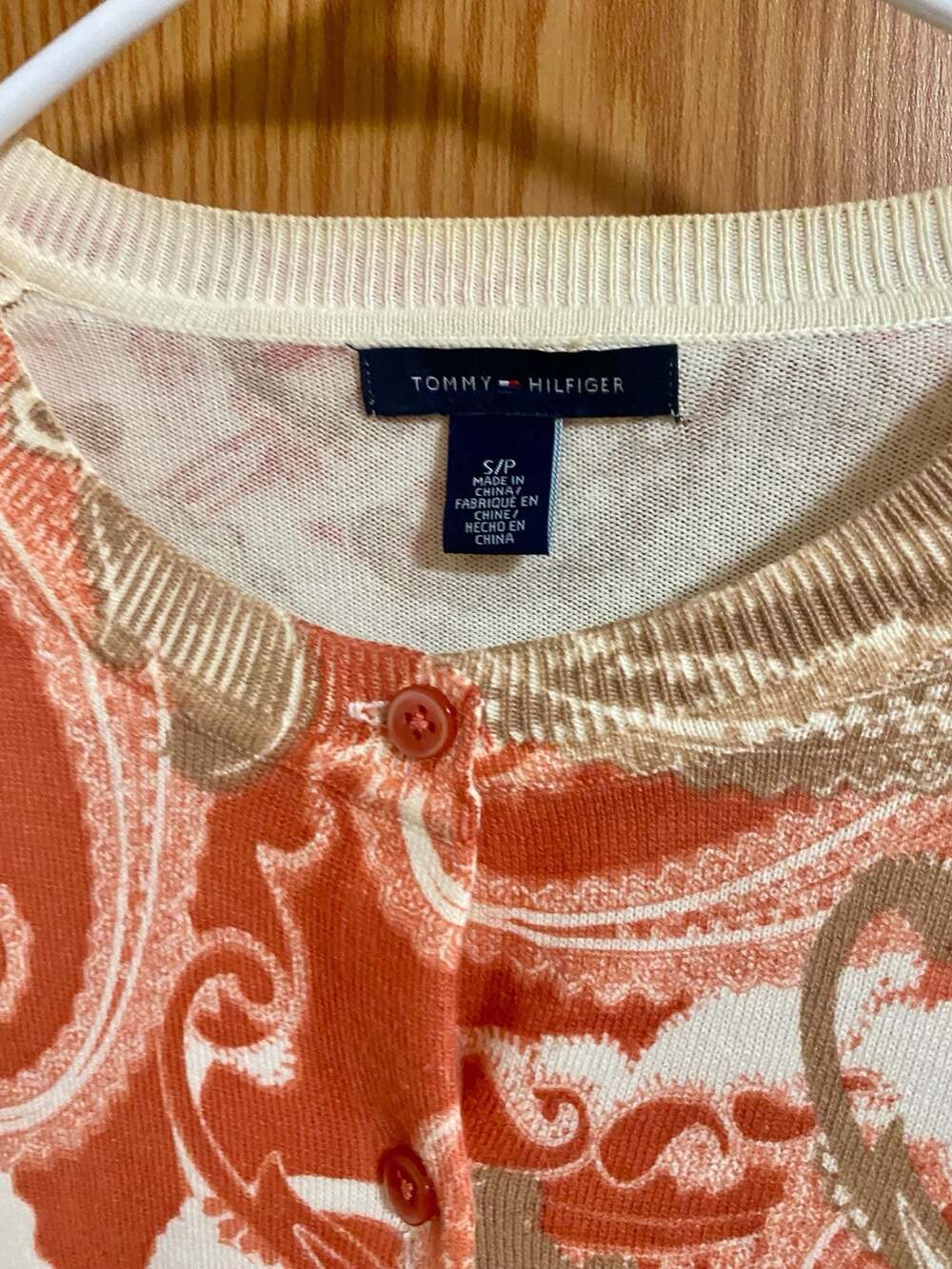 Tommy Hilfiger Women's Button-Down Cardigan Sweater in Orange and Beige Paisley - Picture 2 of 6